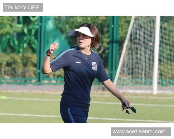 加拿大女子足球明星的魅力与成就揭秘